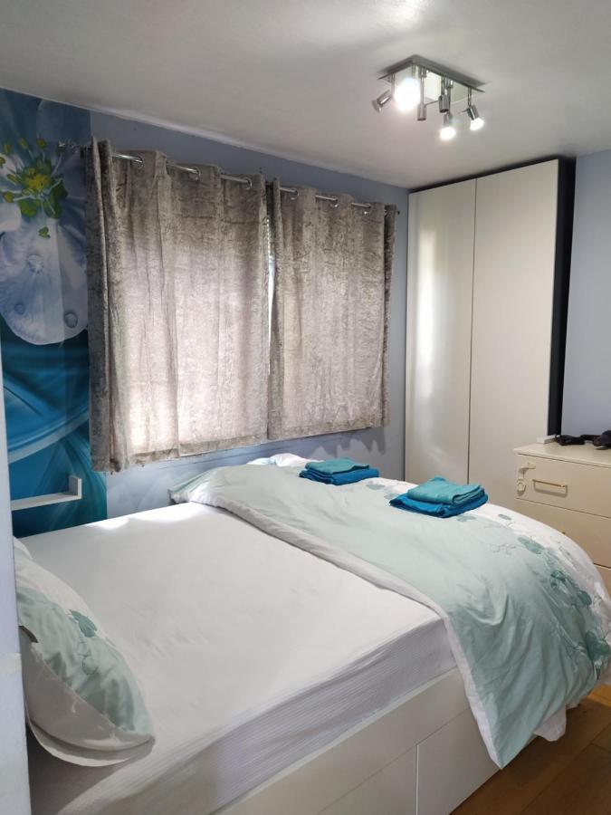 Self Catering Studio Flat Apartment Edinburgh Exterior photo